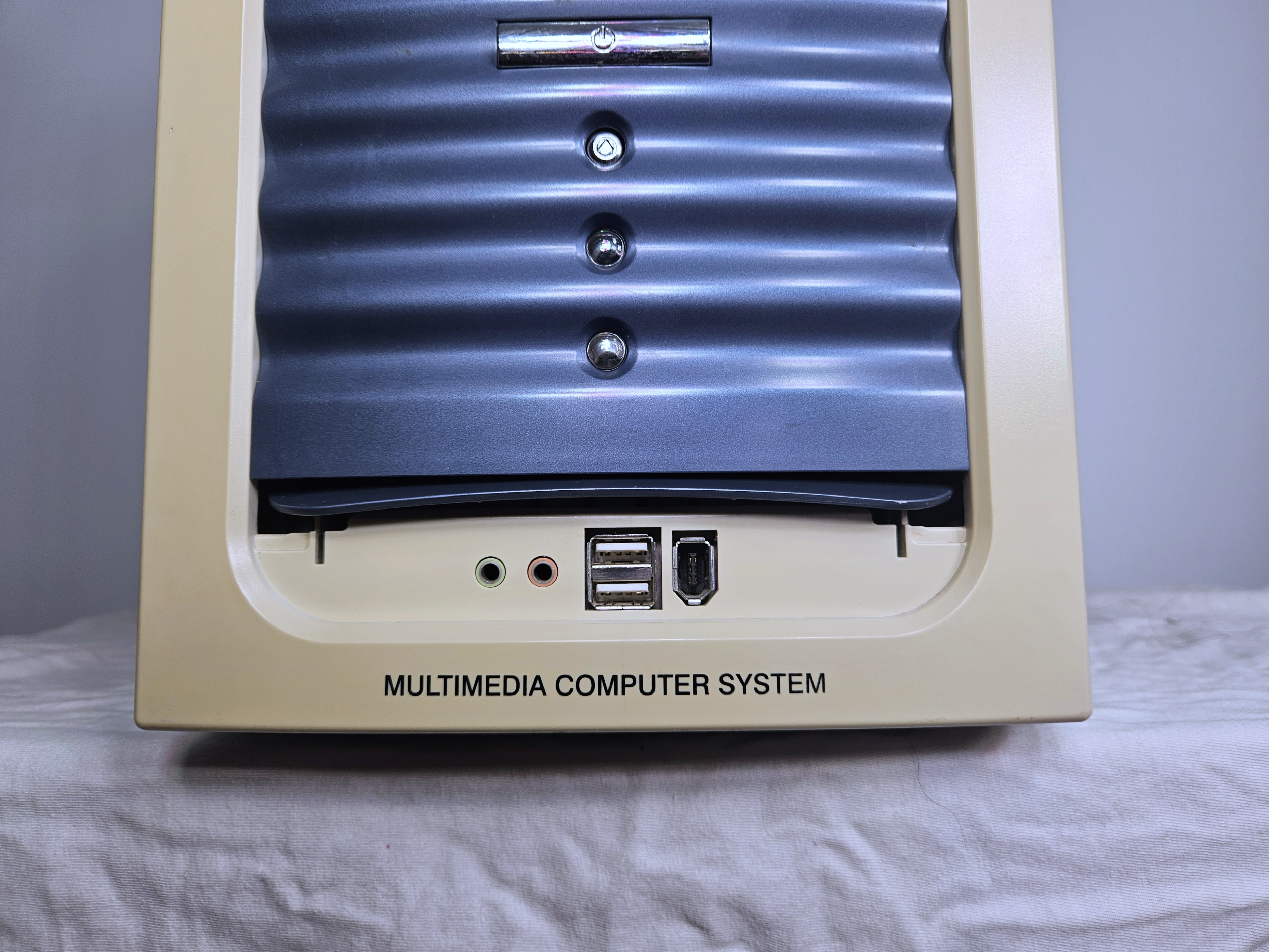 Custom Asus Z97-E Desktop PC, 32GB RAM, Intel i5-4430, SAPPHIRE NITRO+ RX580