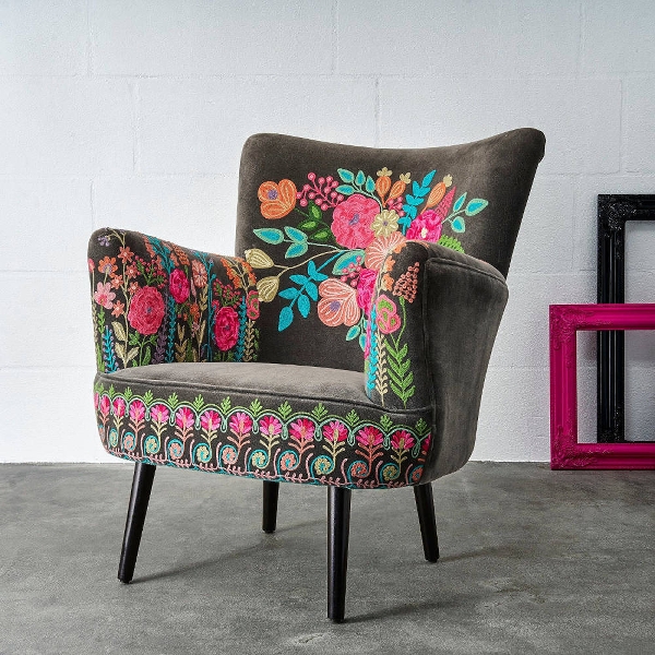 Siuvinėtas aksominis fotelis Lotte