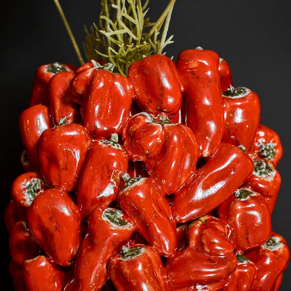 Keraminė vaza raudonos paprikos