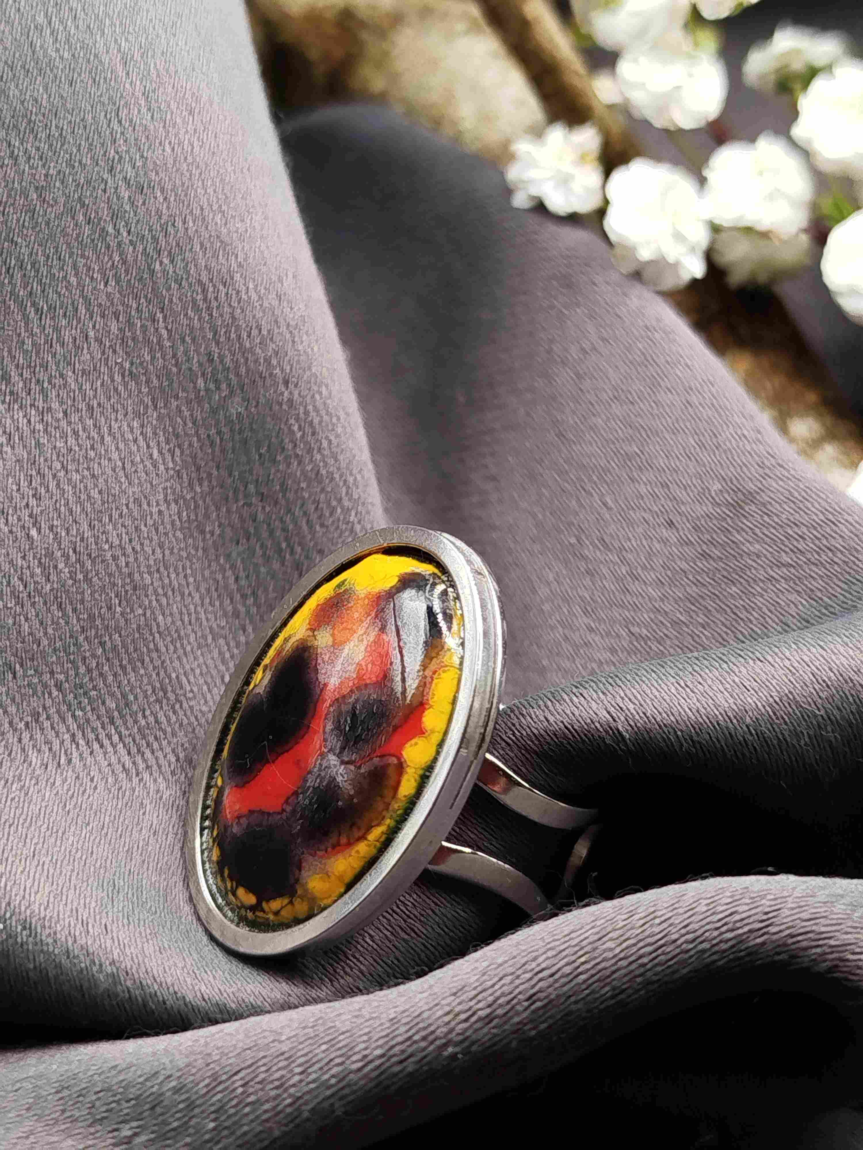 Bague Grandissime jaune rouge et noir