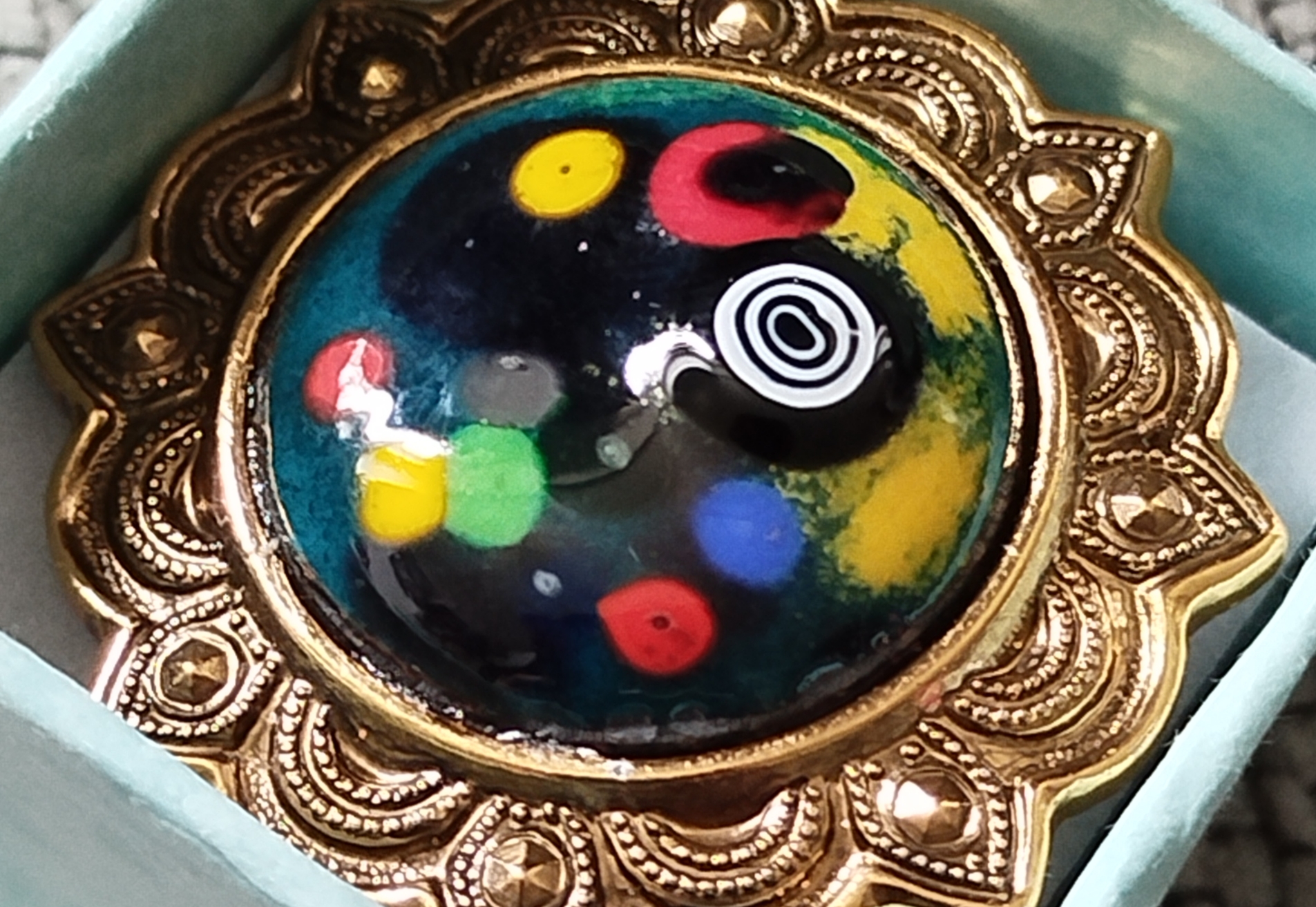 Broche Vintage dorée