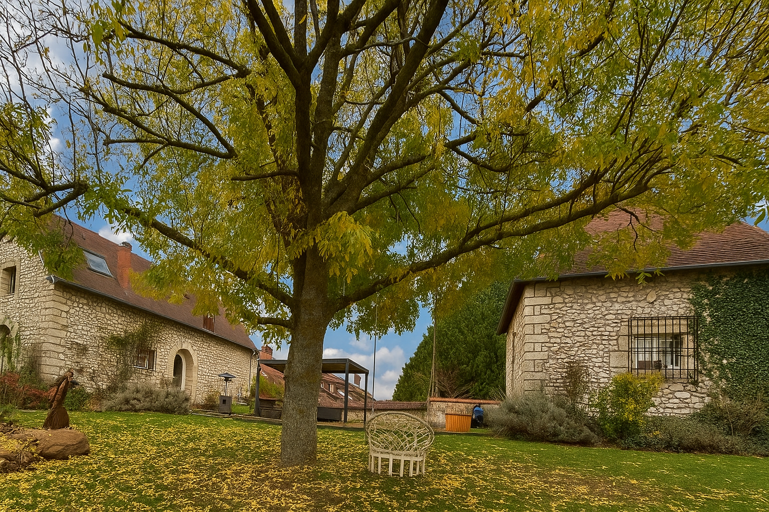 Propriété unique à Muids – 230 m² habitables, terrain de 4 000 m², proche du Golf du Vaudreuil