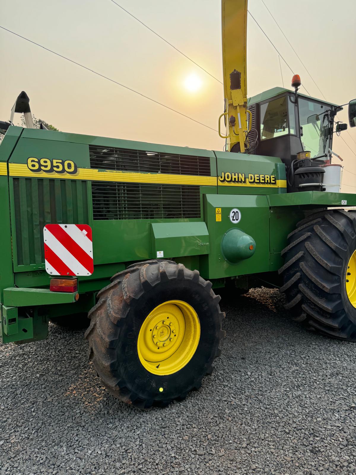 JOHN DEERE 6950
