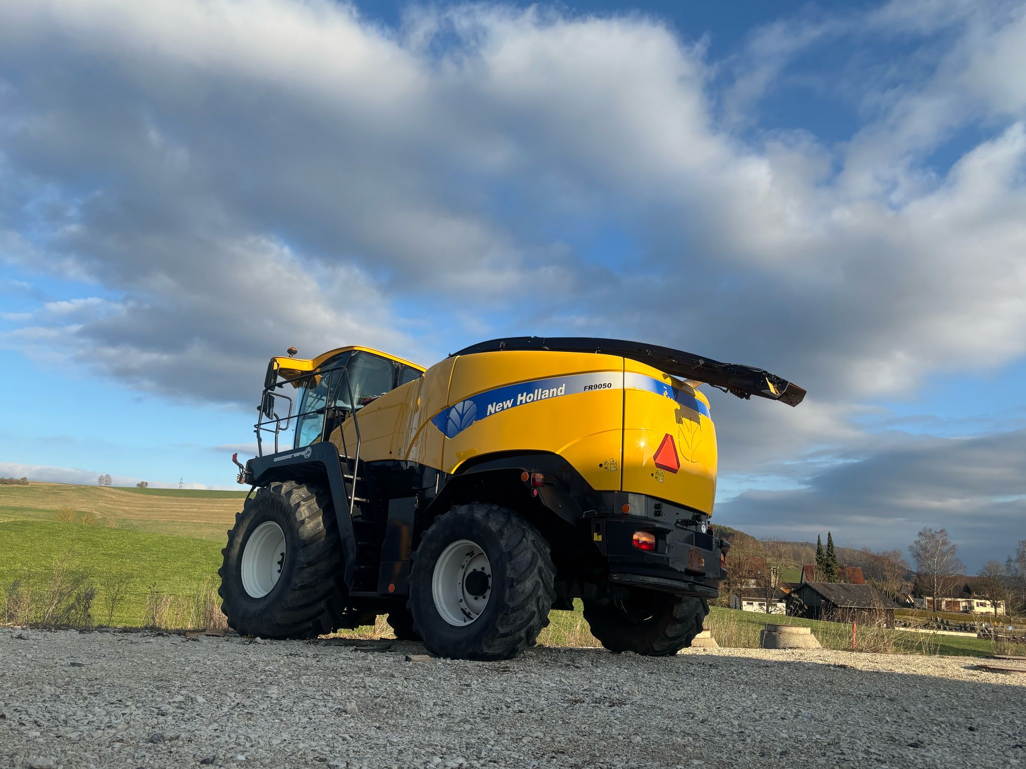 NEW HOLLAND FR9050