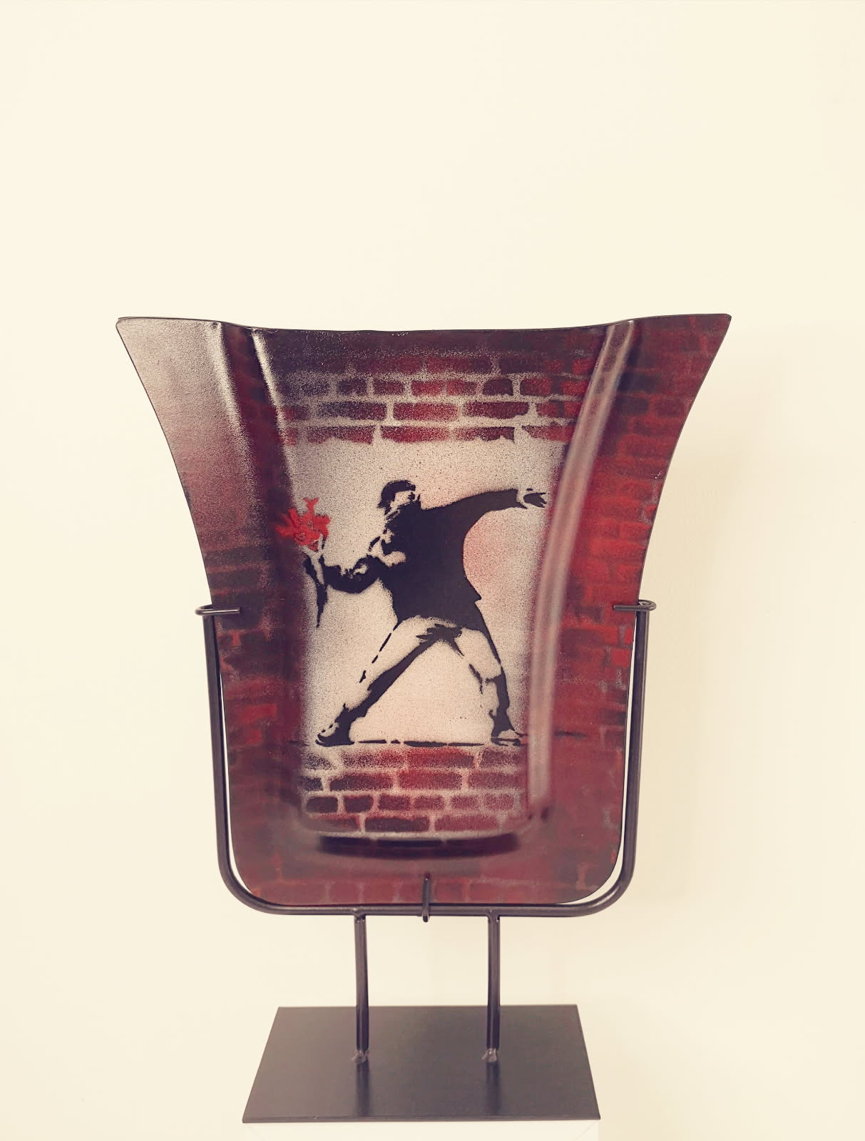 Vase lanceur de fleurs