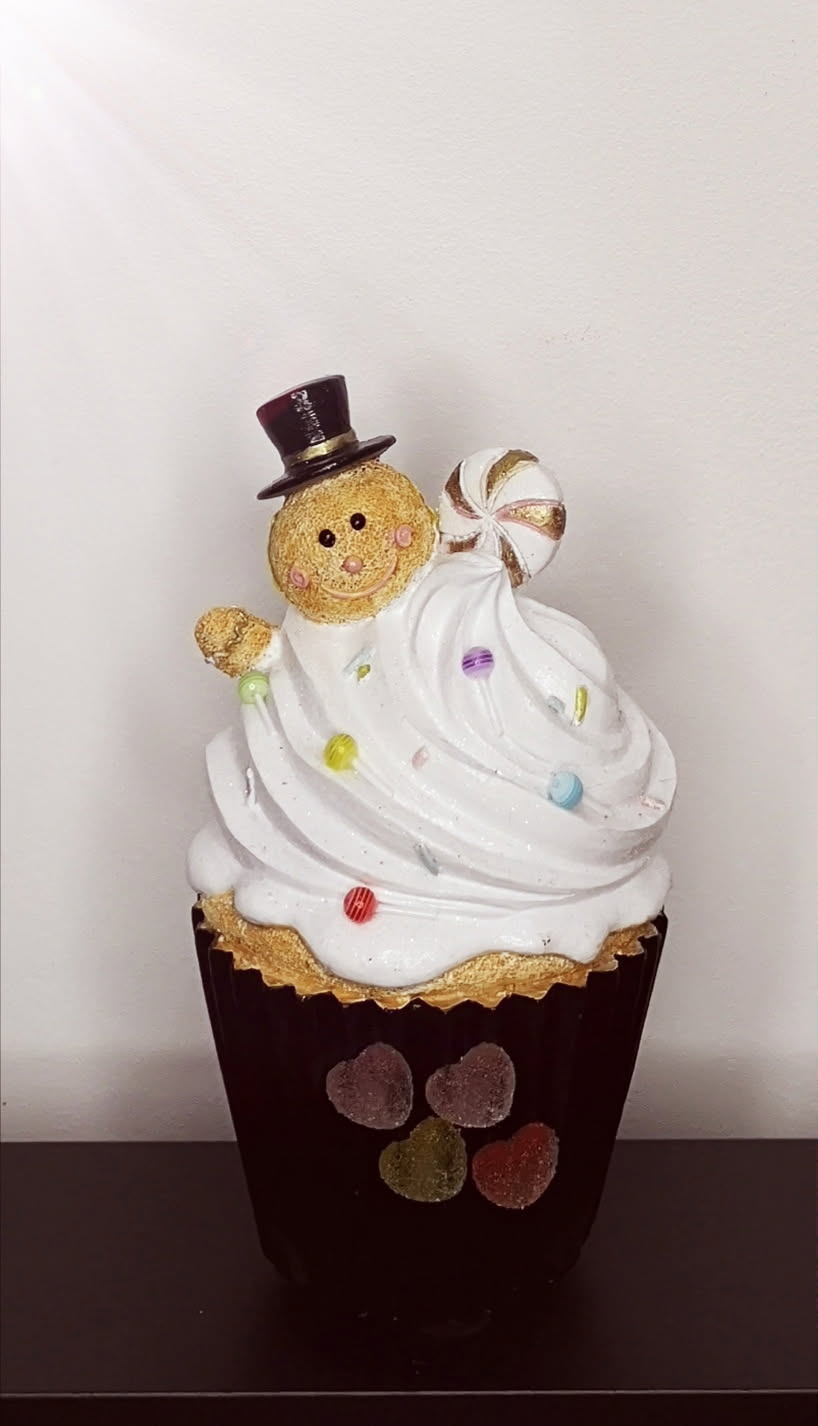 Cupcake décoratif avec bonhomme de pain d'épice