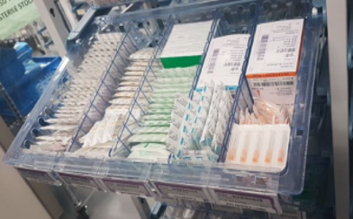 Système modulaire de rayonnage de la pharmacie