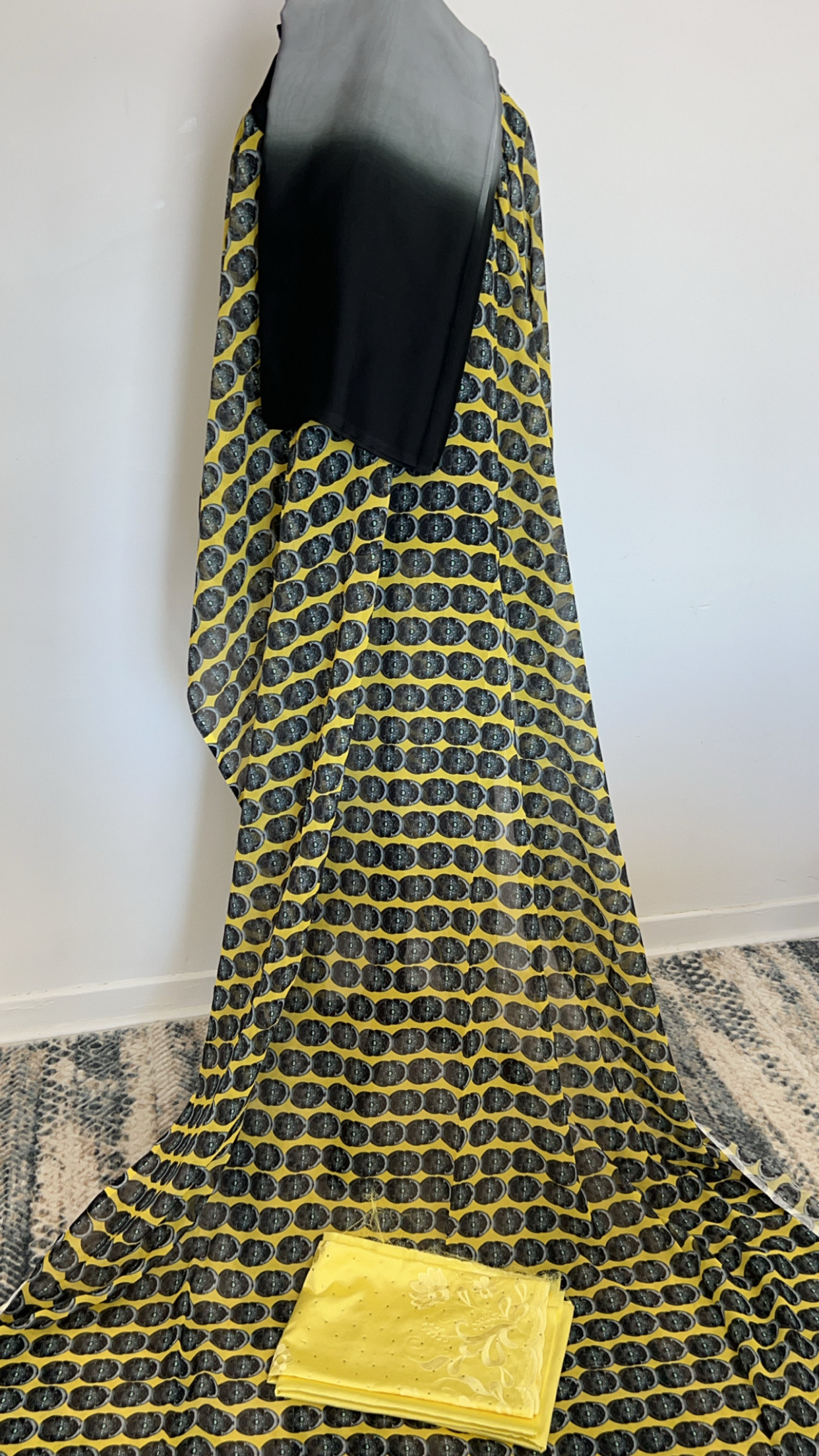 Gray/Yellow Dirac Somali Brand New Set