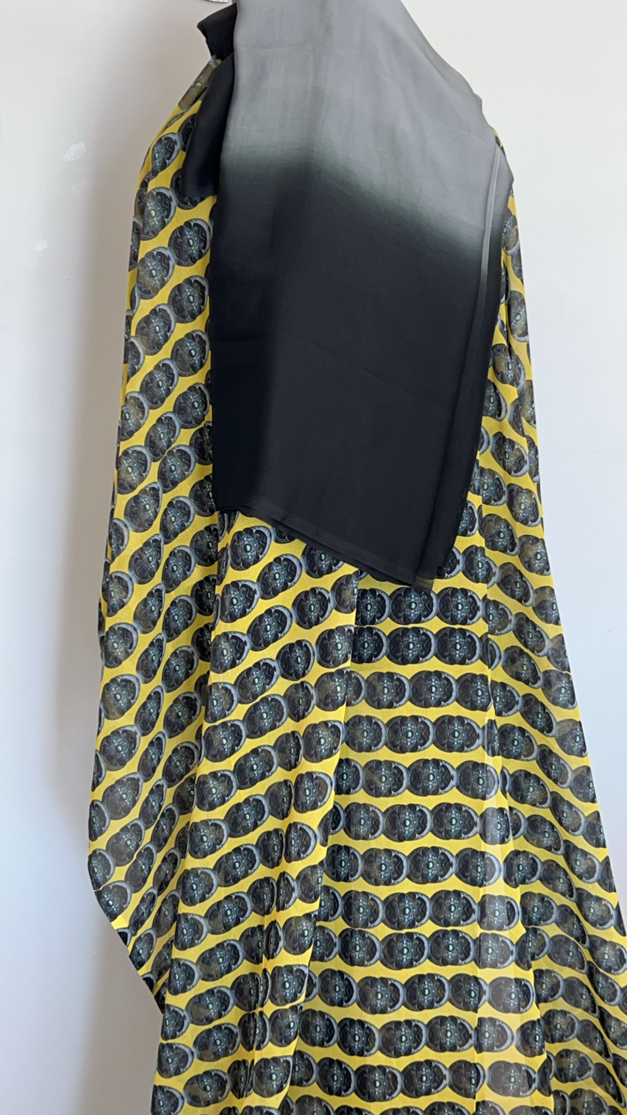 Gray/Yellow Dirac Somali Brand New Set