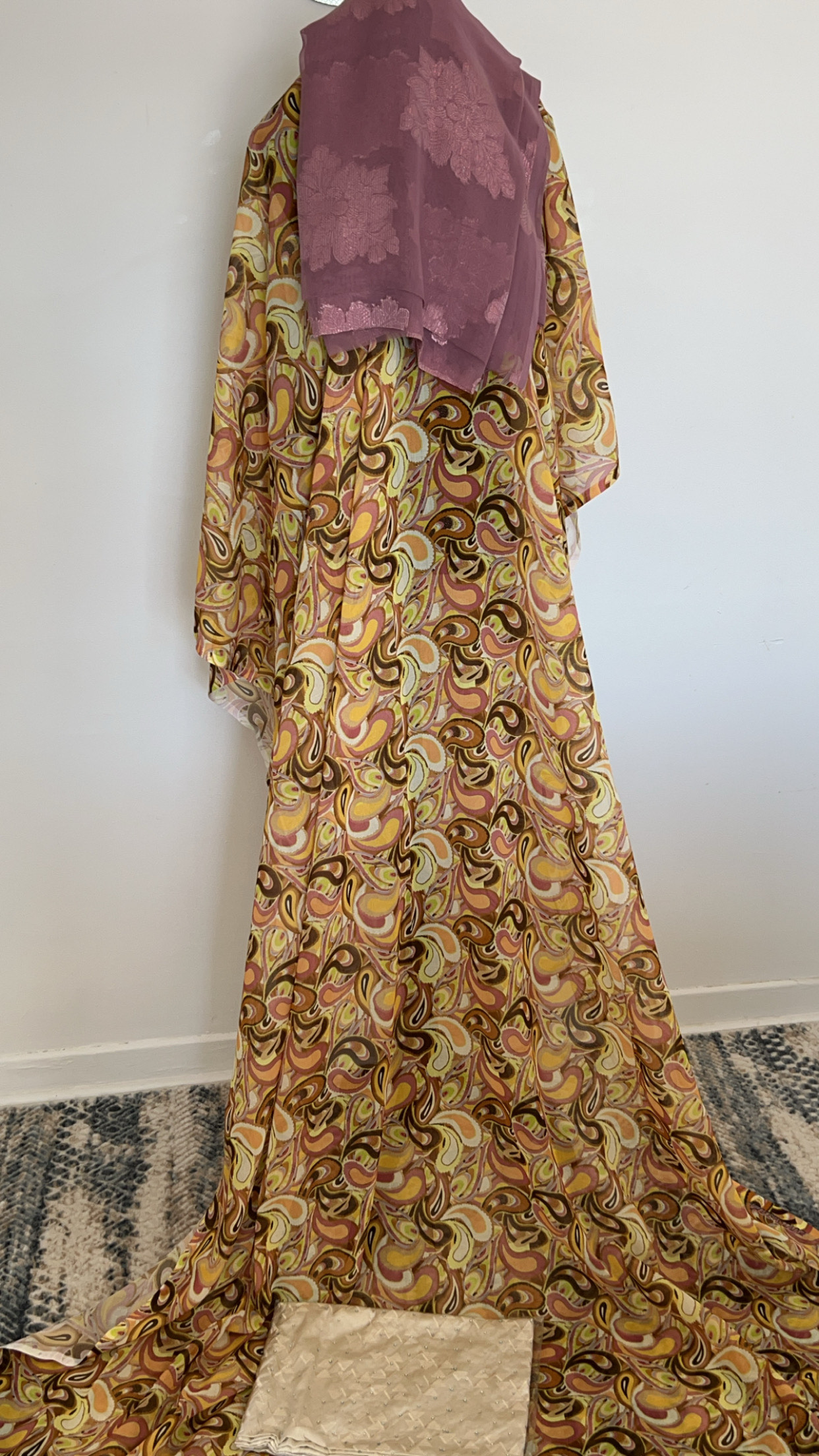 Charm pink/Beige Traditional Women's Somali Dirac