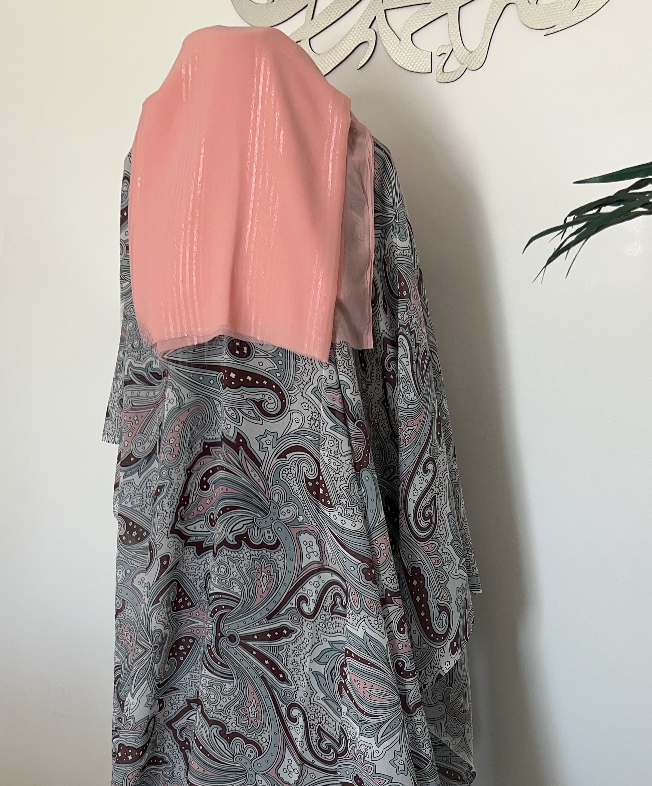 Warm pink/Gray Swiss dirac full bac