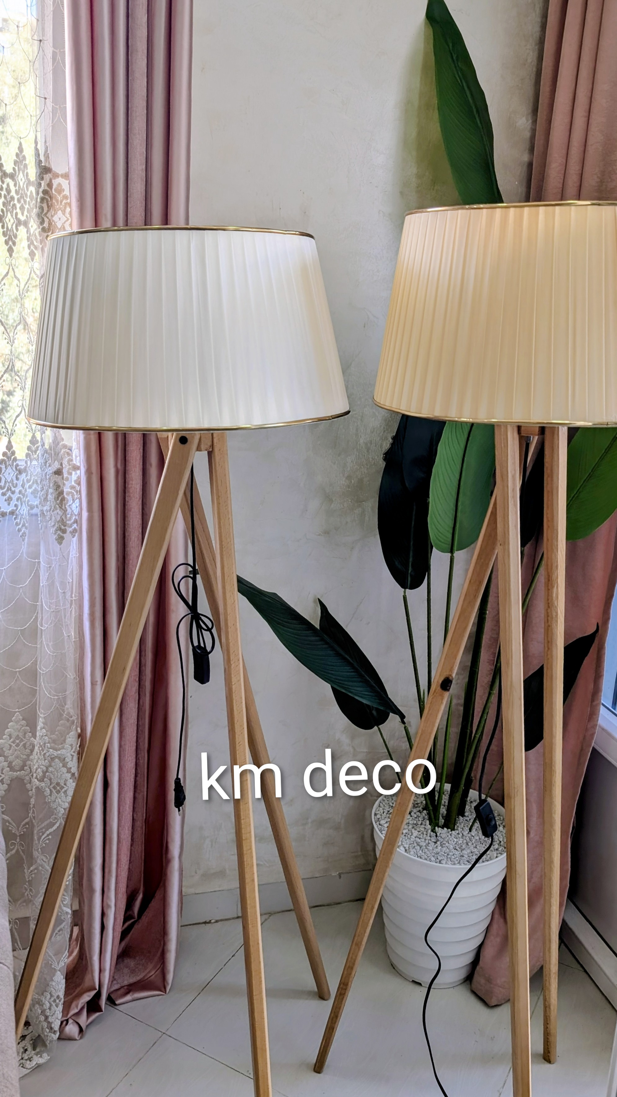 Lampe sur pied en bois