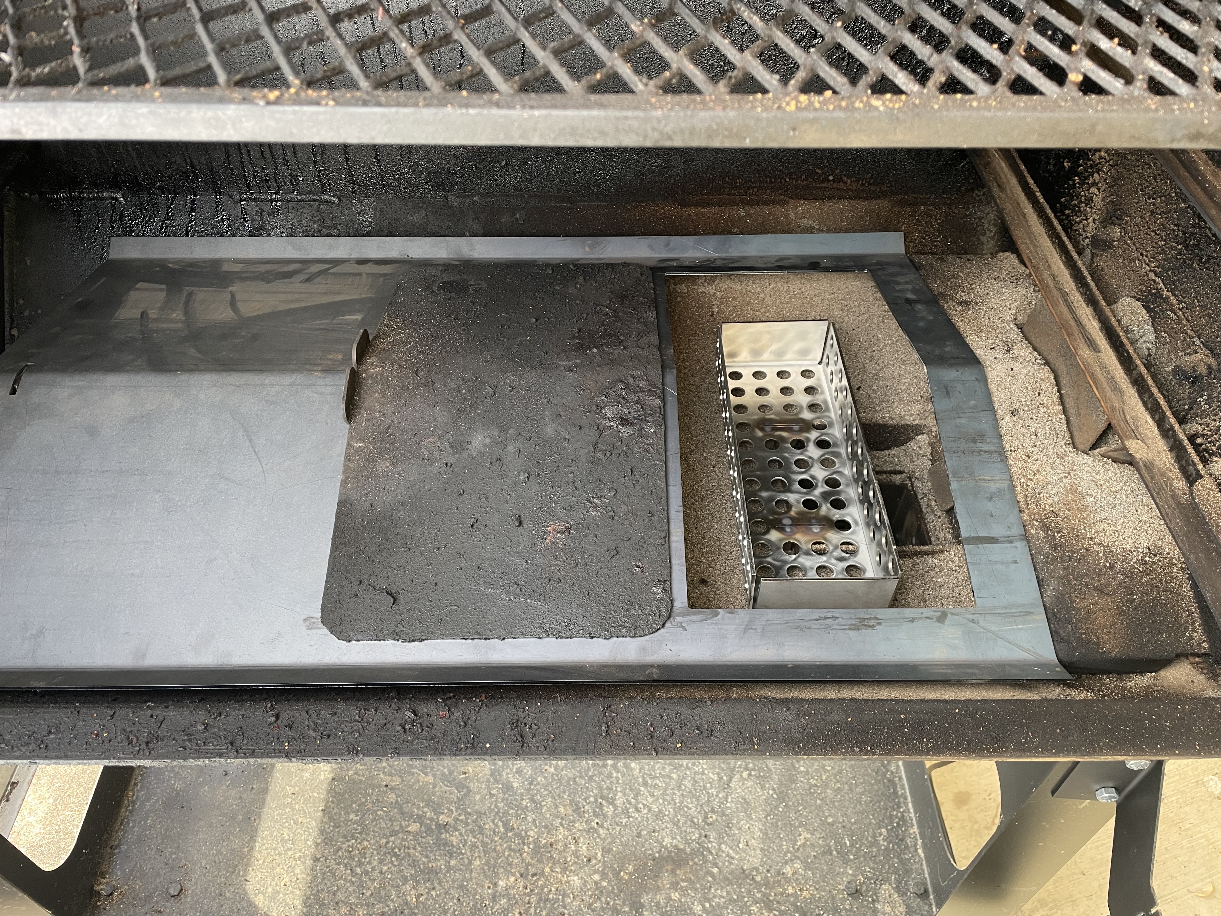 Deflector Plate for Wood Split Basket (Fits Lone Star Grillz Pellet Smokers)