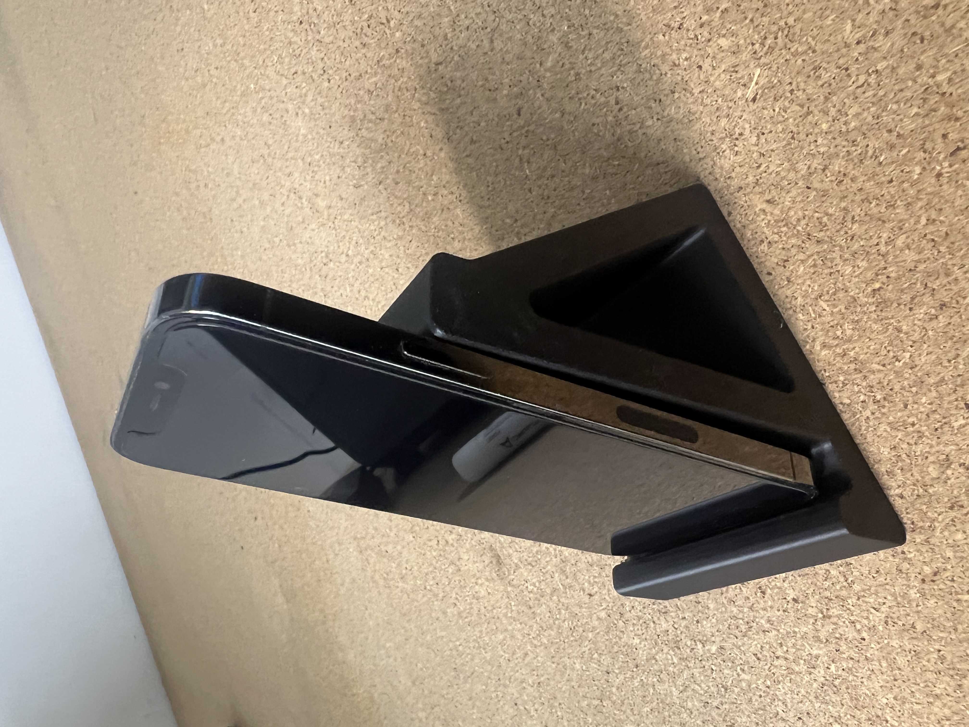 Universal Smartphone Desk Stand