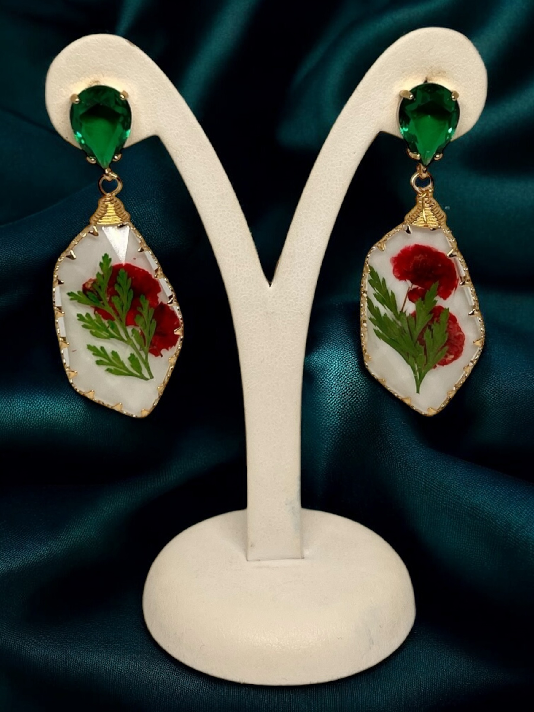 Orecchini floreali fatti a mano