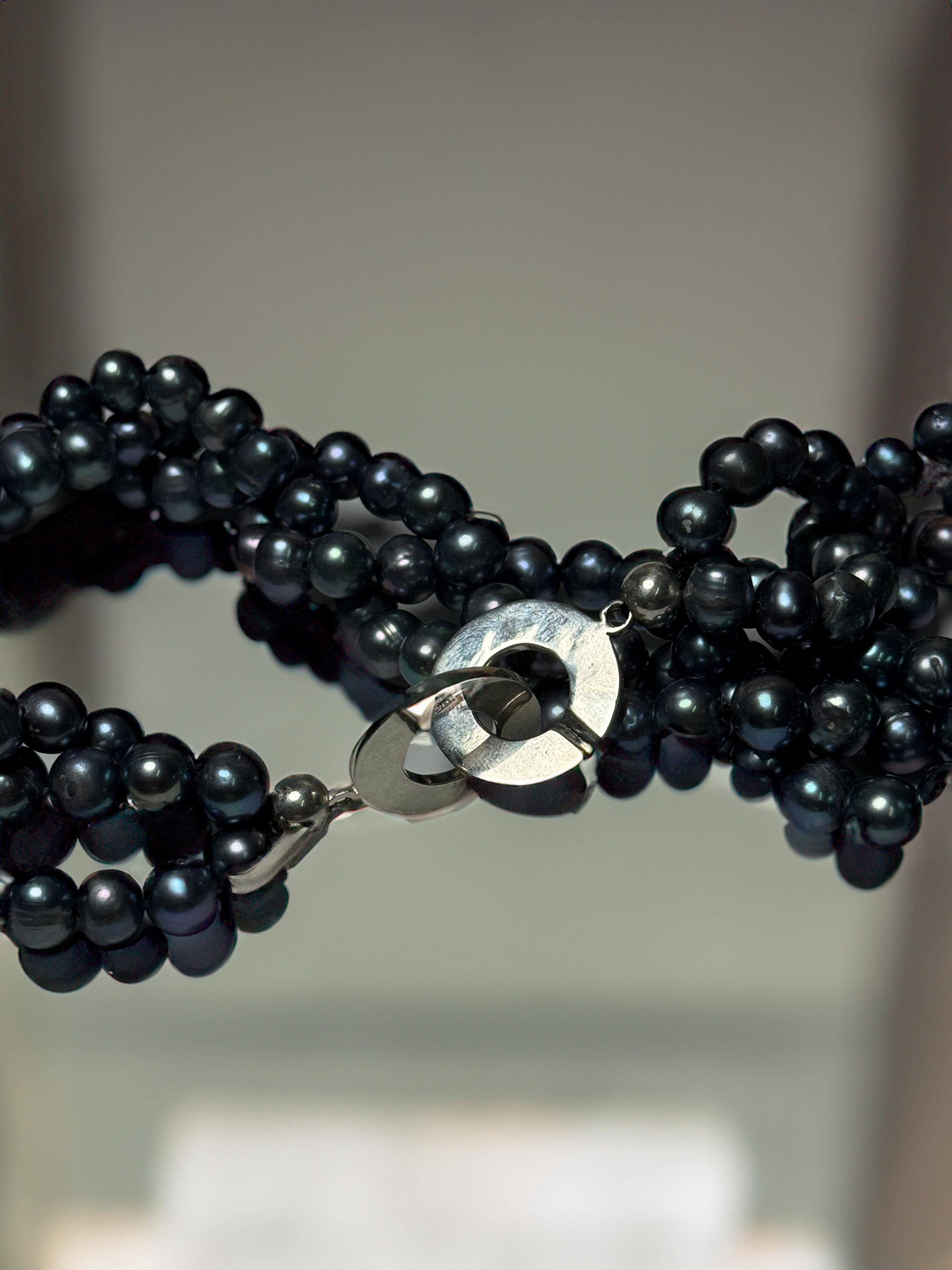 Collar de tres hilos trenzado