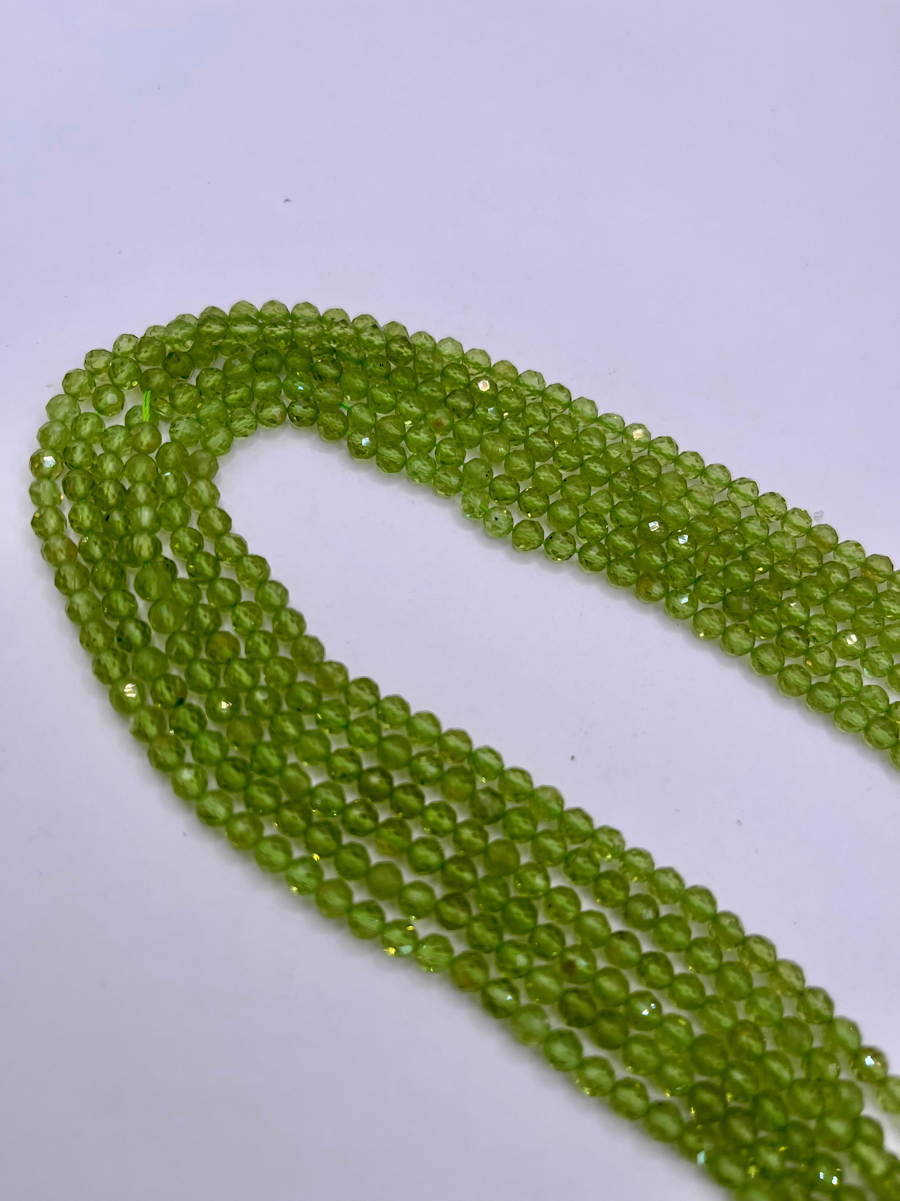Peridoto facetado 4mm