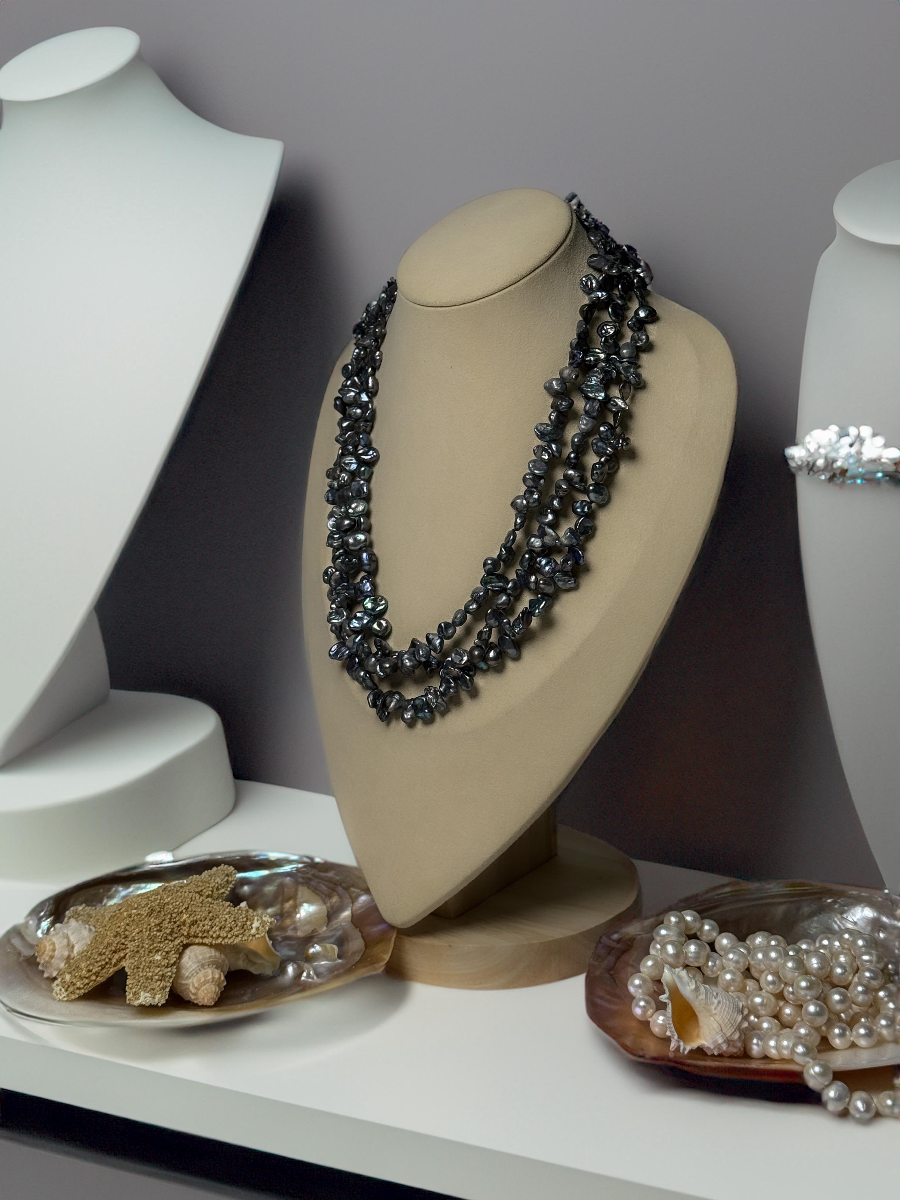 Collar multihilos de perla de forma libre tipo hojuela