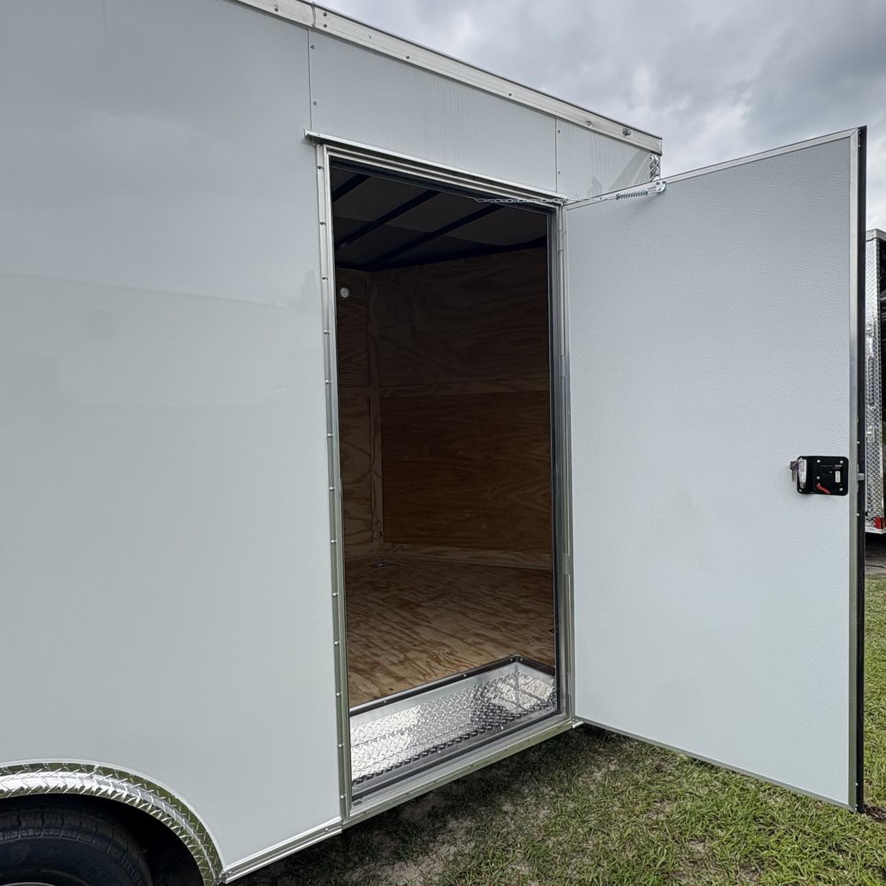 8.5x20TA Enclosed Cargo Trailer White Xtreme Cargo 