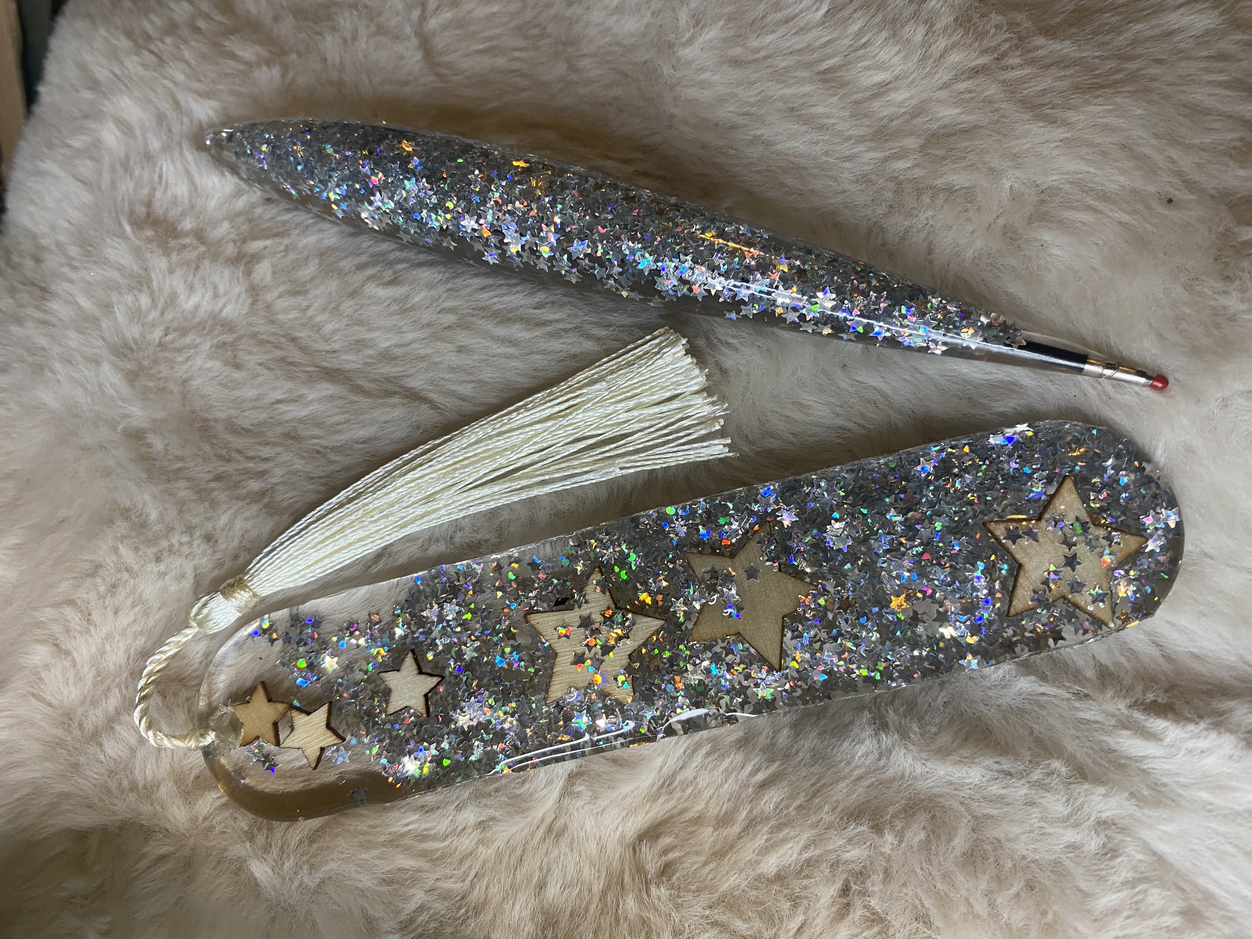 π Seeing Stars β Cosmic Silver Resin Pen & Bookmark Set