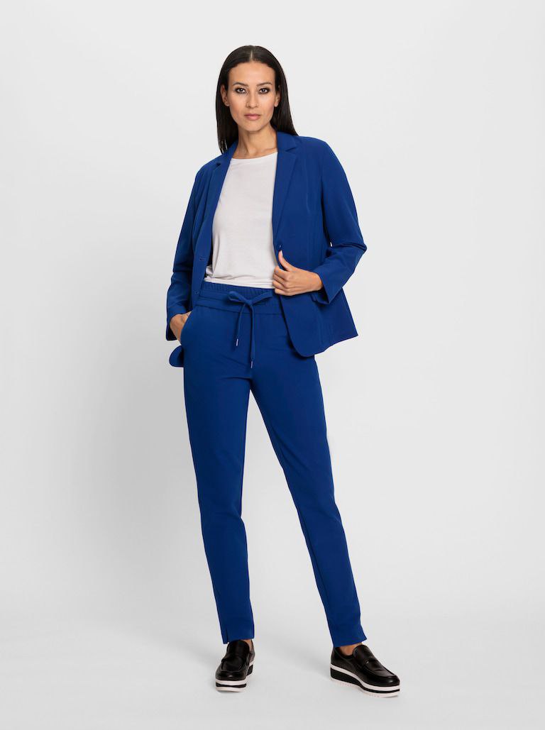 Eleganter blauer Anzug