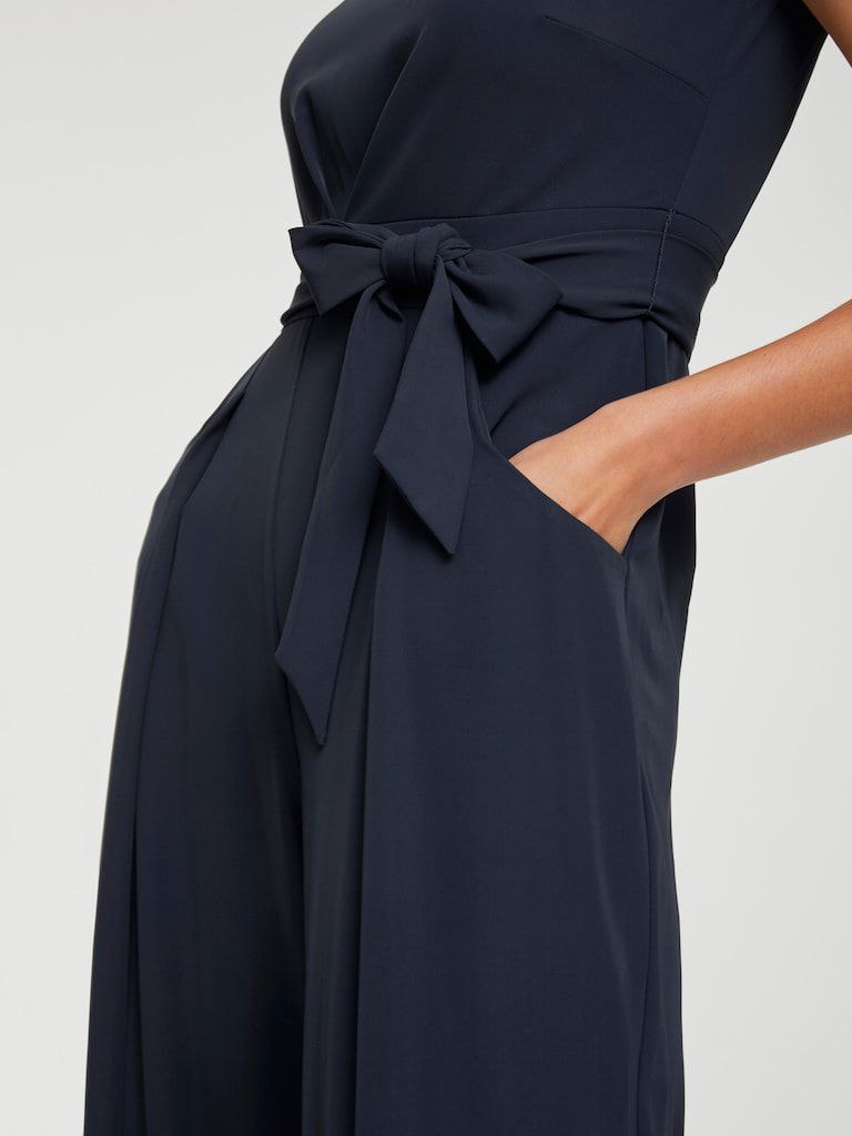 Eleganter dunkelblauer Jumpsuit