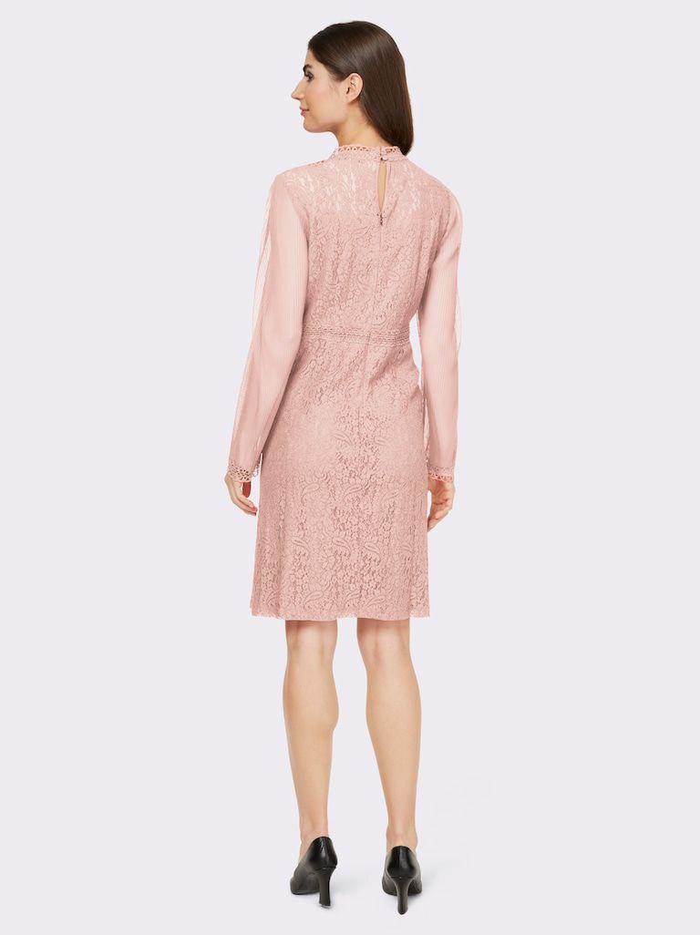 Elegantes rosa Kleid