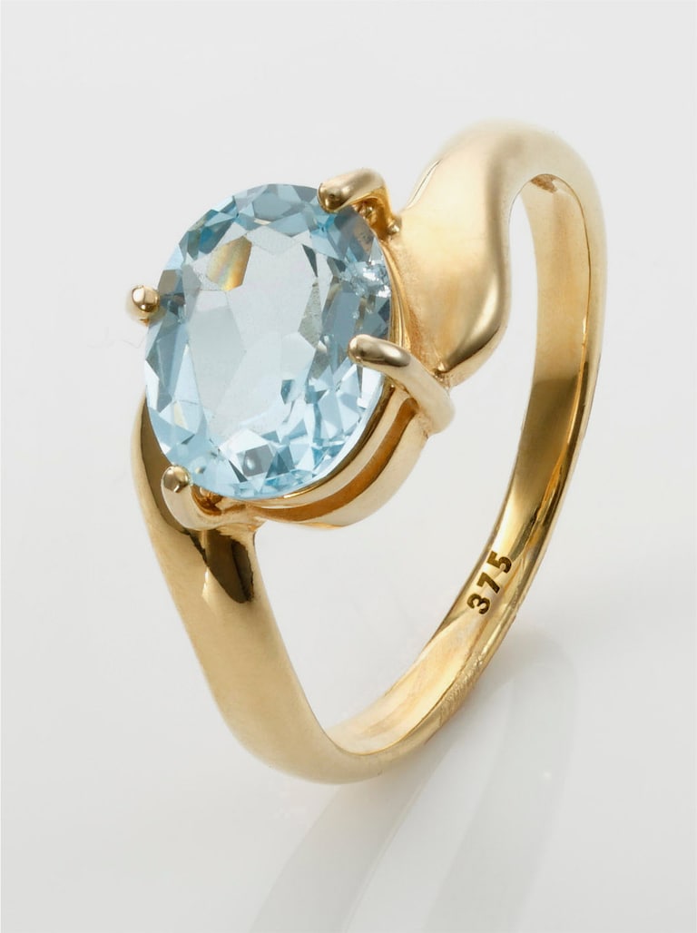 Goldring mit blauem Edelstein