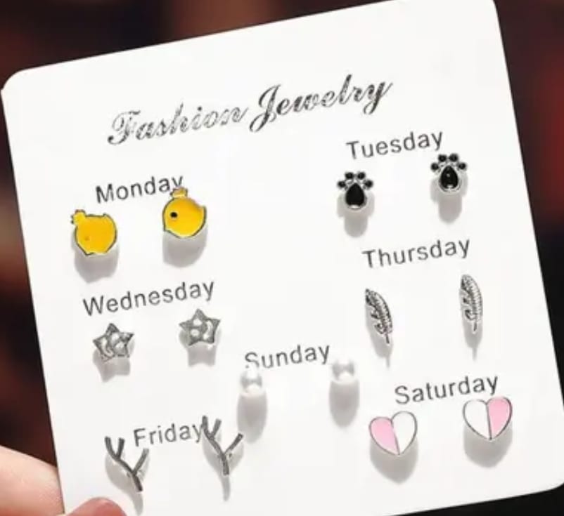 Weekly 7 Stud Earring Set
