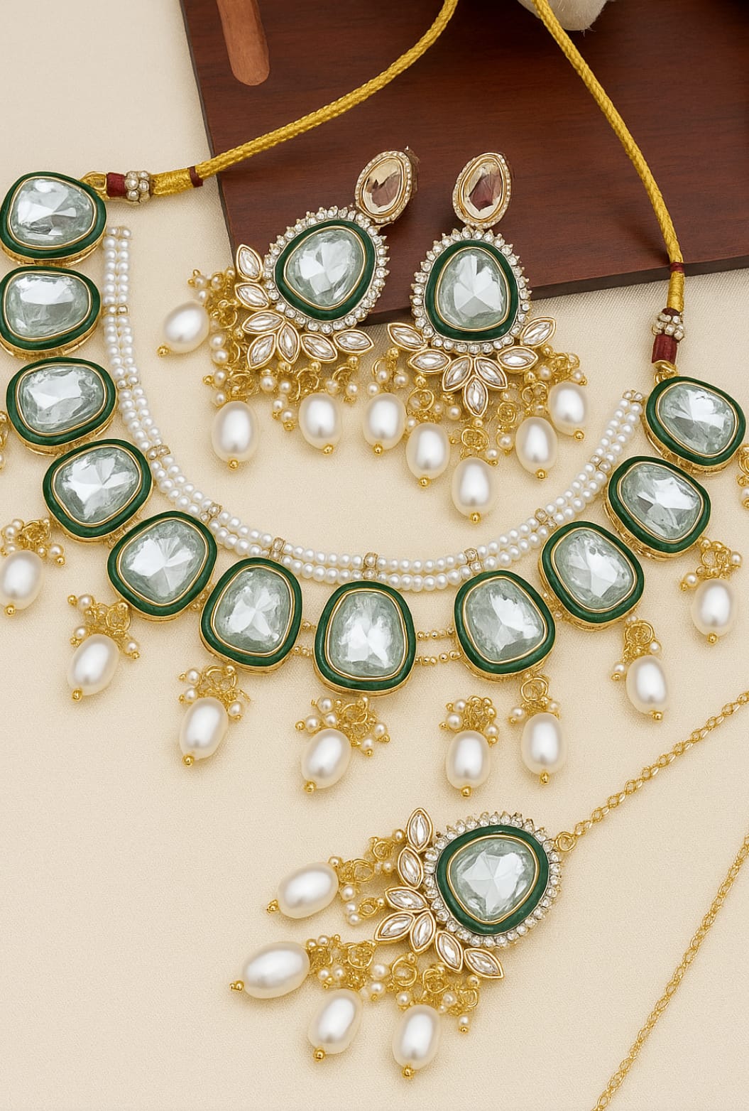 Traditional Kundan Pearl Jewelry Set