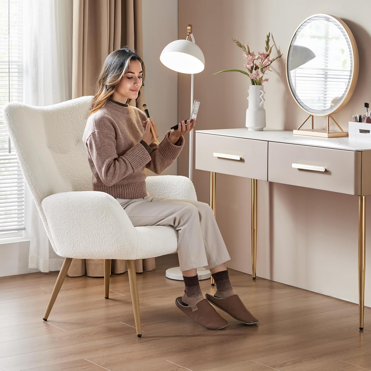 Barrel Chair, Teddy Fabric Casual Chair with High Back and Soft Padded, Modern Fuzzy Vanity Chair, Cozy Armchair for Living Room Bedroom Makeup Room, White
