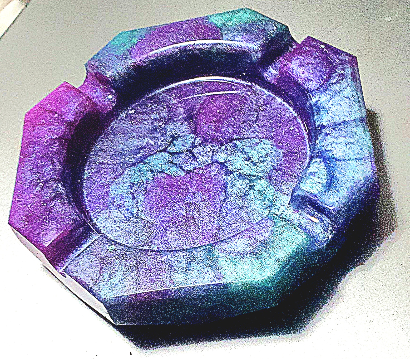 Cendrier aux couleurs caméléon