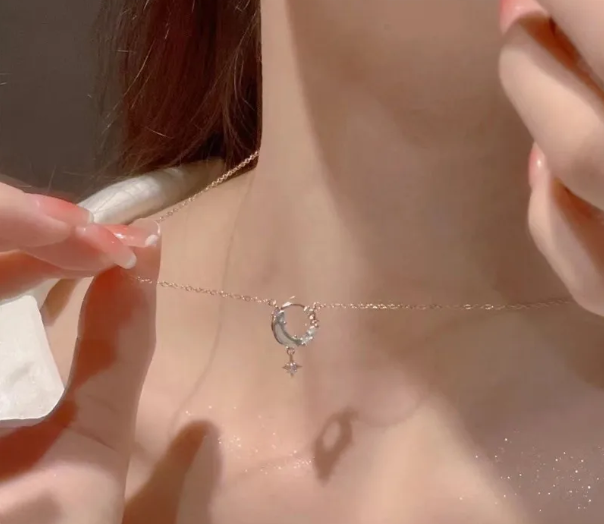 Star Moon Necklace Women's Trendy Sweet Clavicle Chain Niche Personality Elegant Internet Celebrity High-end Pendant