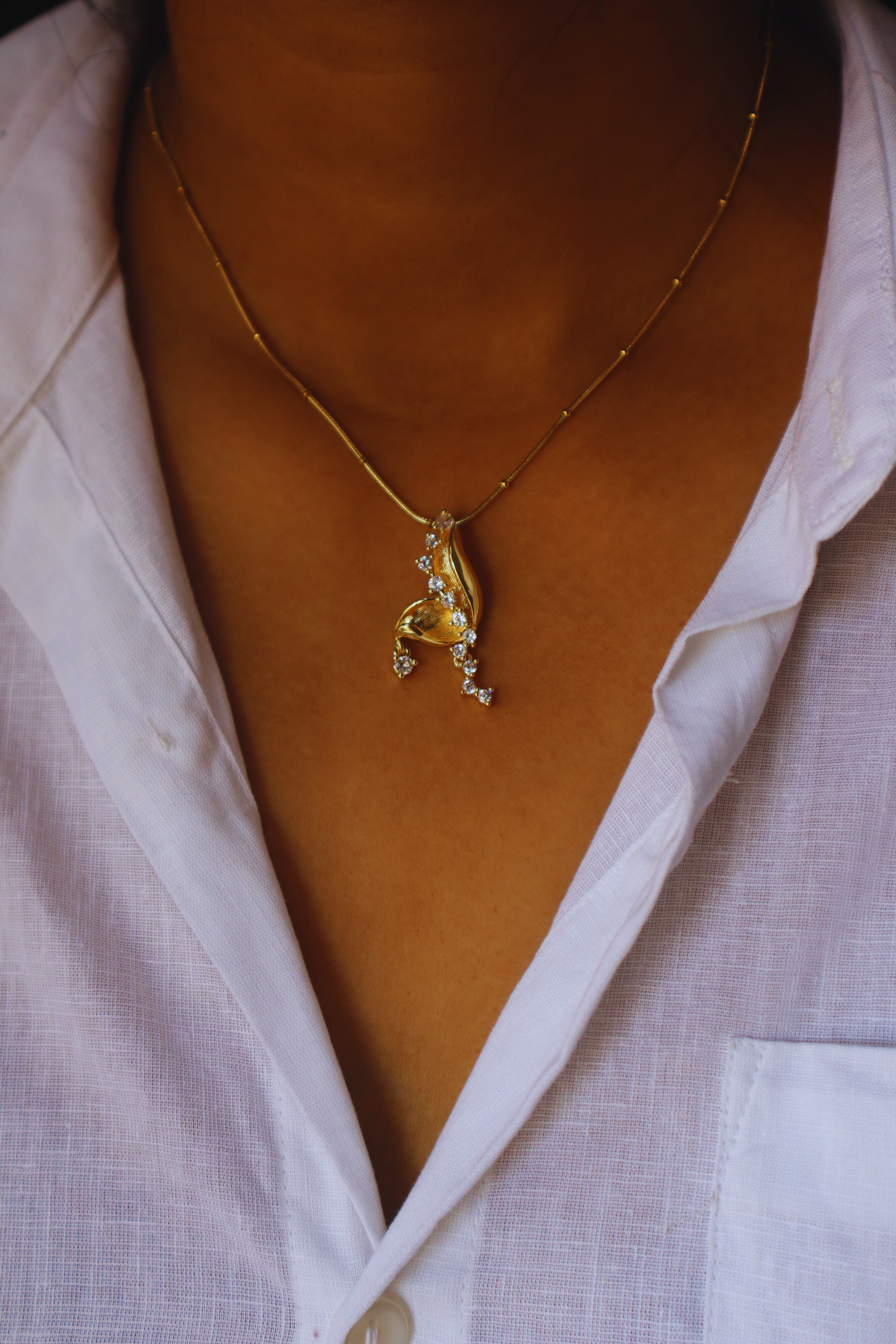 Elegant Gold Rhinestone Necklace