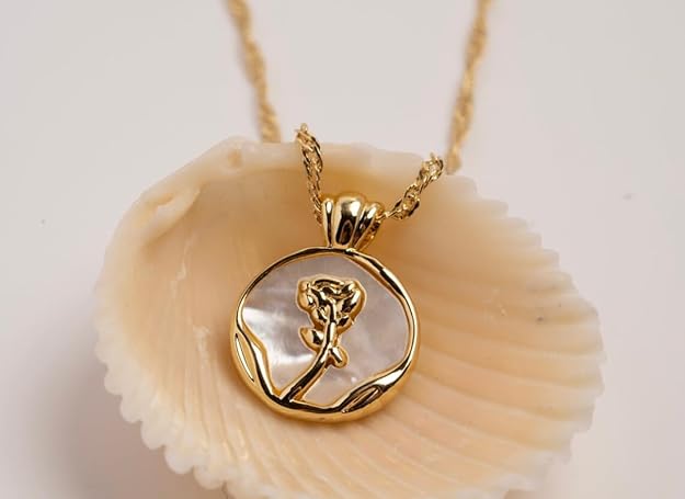 Wholesale Elegant Gold Pendant Necklace