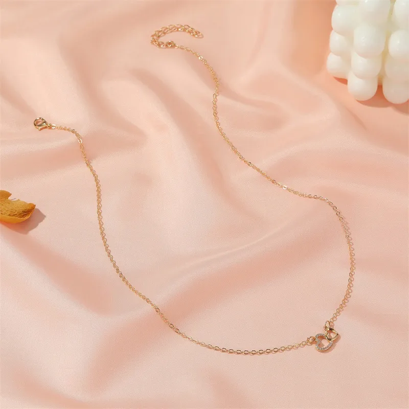 Elegant Zircon Heart Pendant 