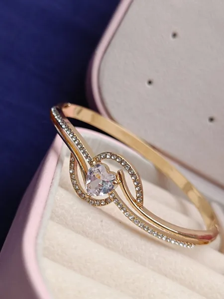 Elegant Zircon Heart Bracelet