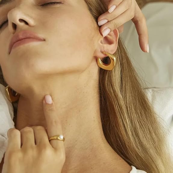 Gold Plated Geometric Minimal Hoops