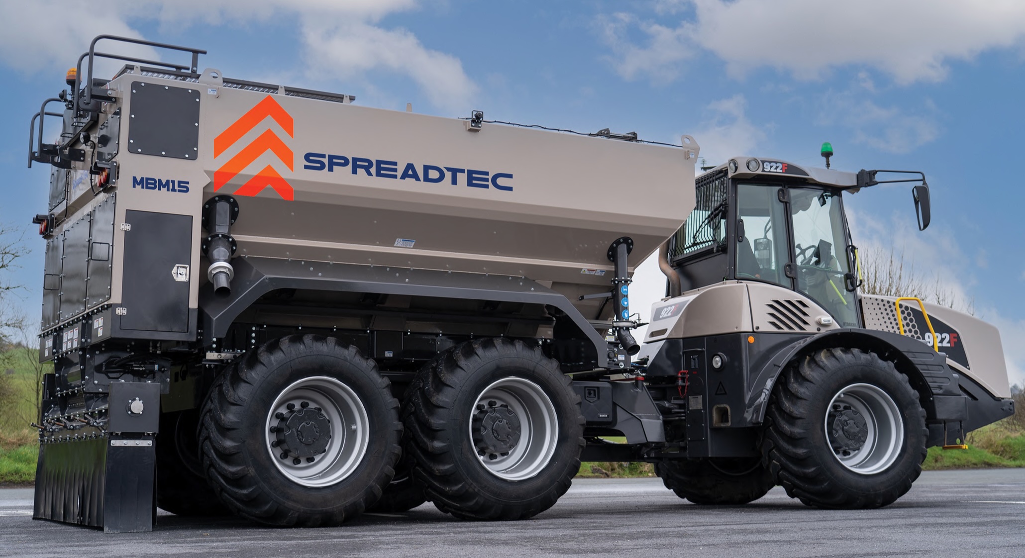 Rišančiosios medžiagos barstytuvas grunto stabilizavimui SPREADTECK