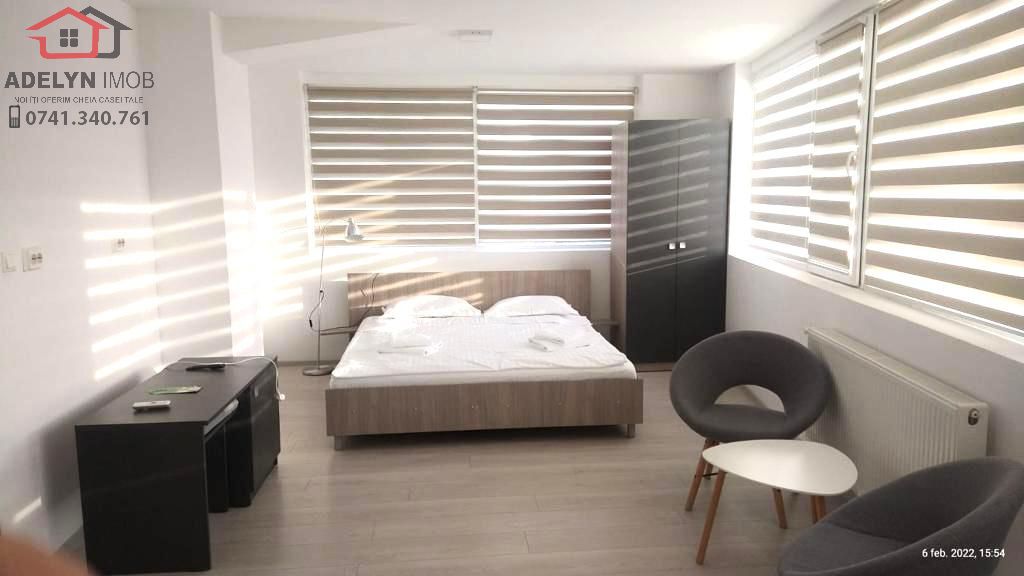 Pensiune + spatiu comercial