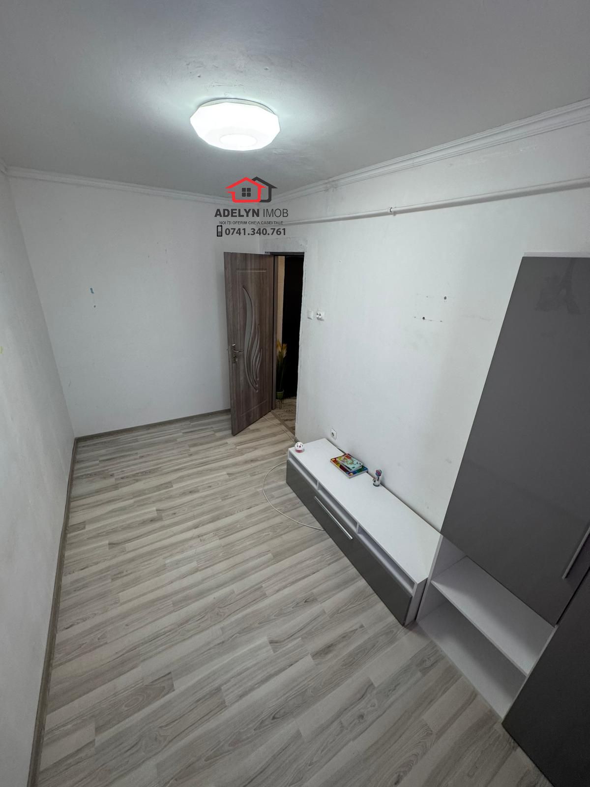 Apartament 3 camere, zona Vest