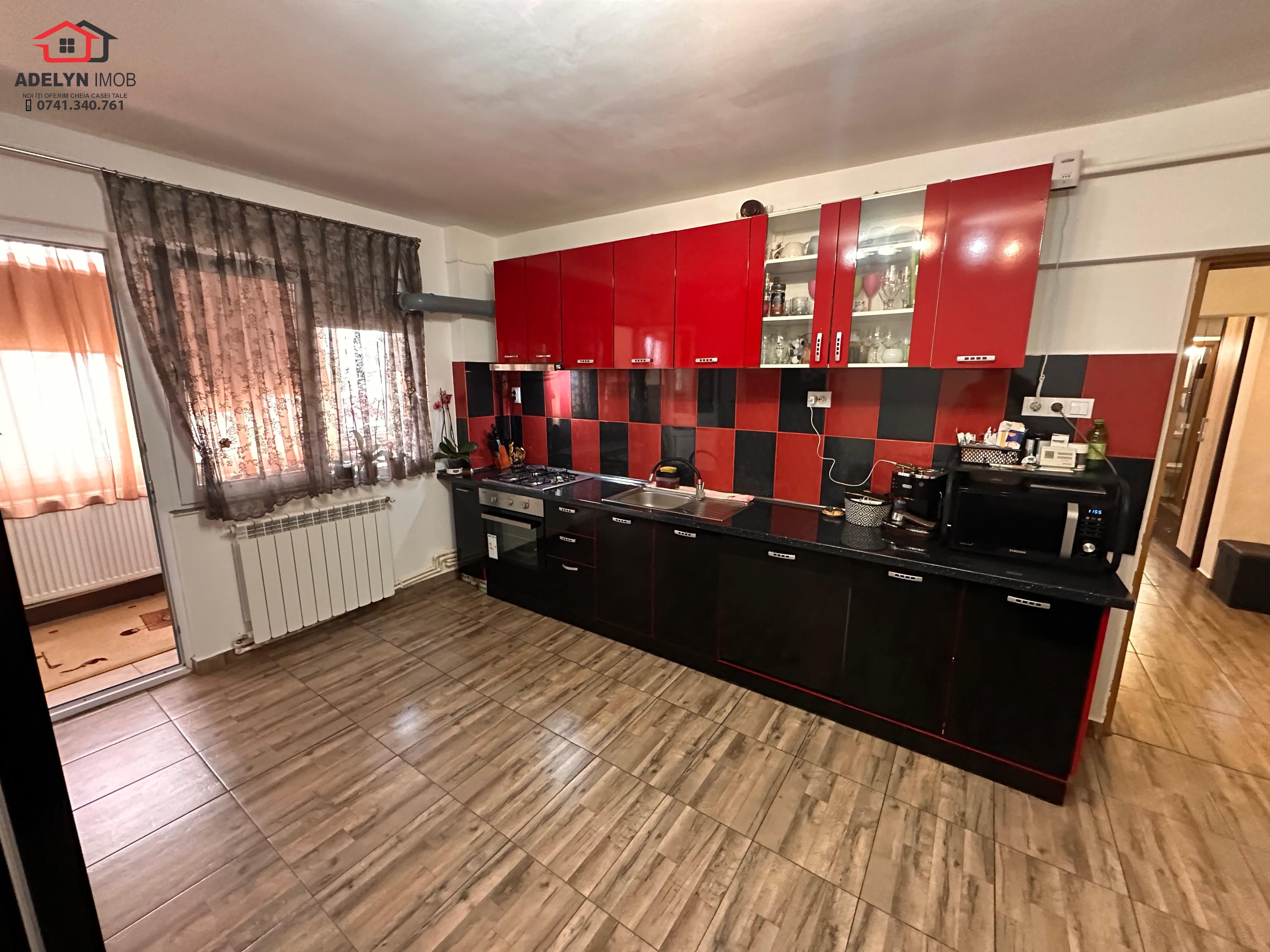 Apartament 4 camere, str. Pacii