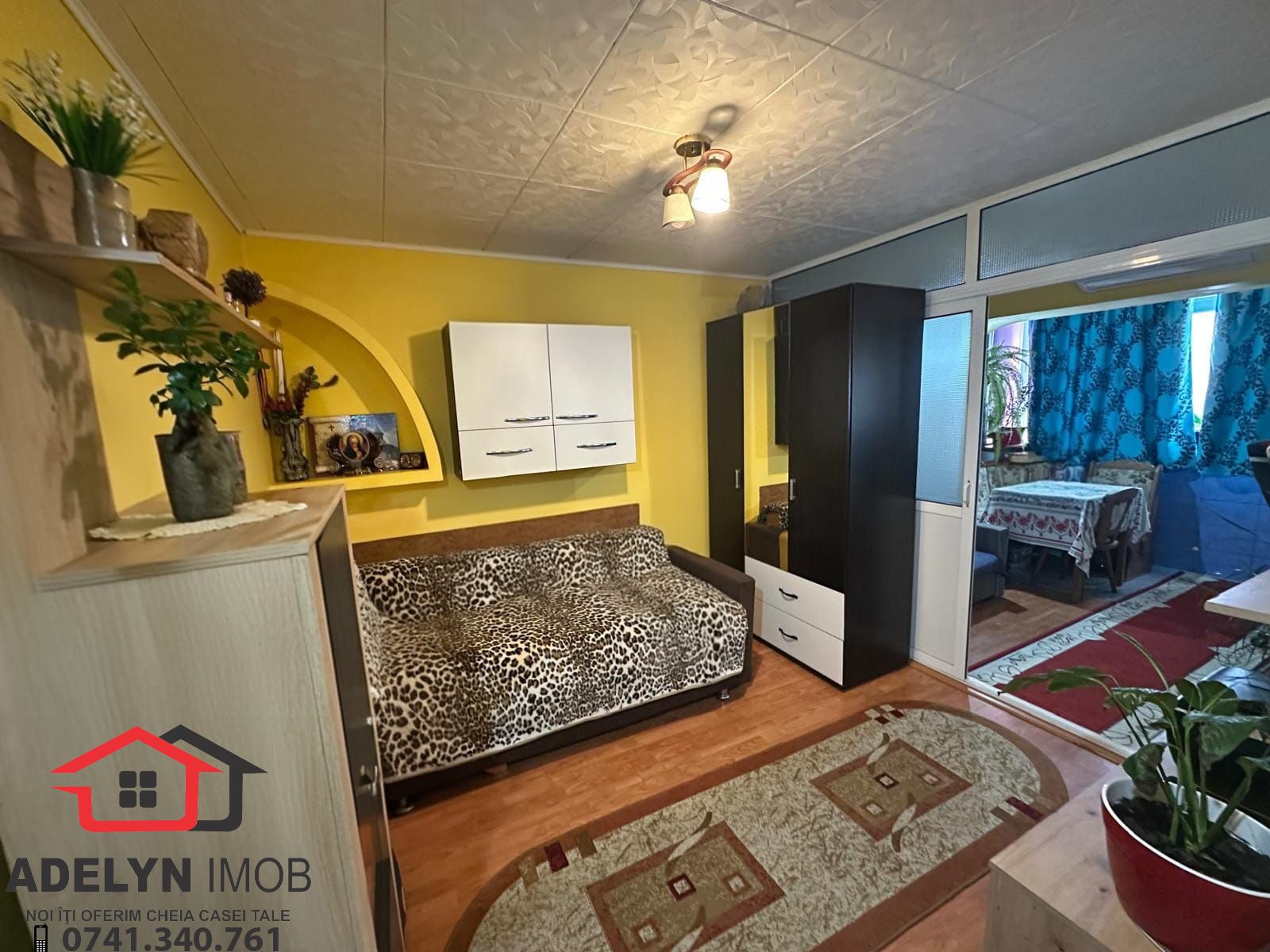 Garsoniera transformat in 3 camere