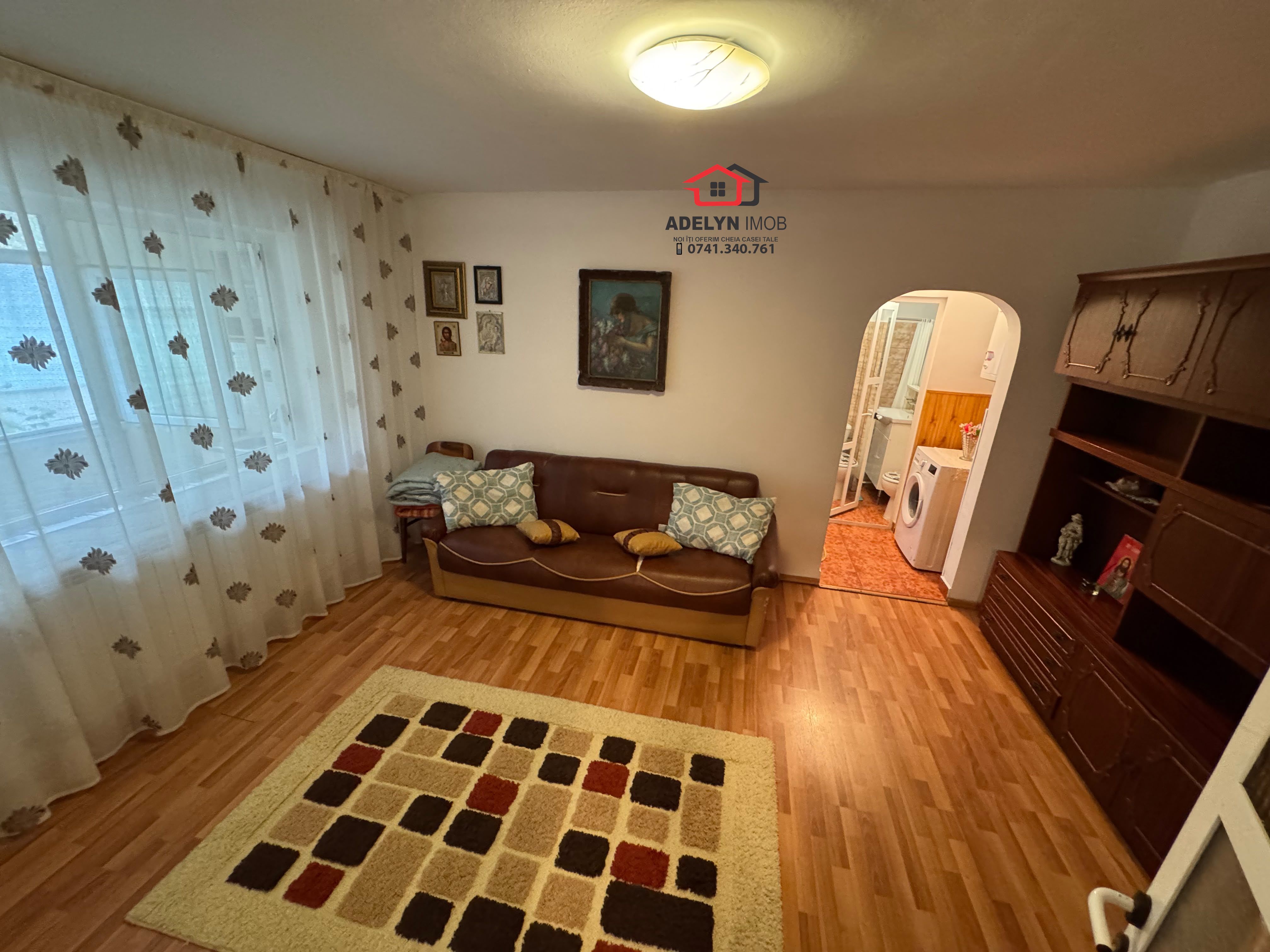 Apartament 3 camere, zona Neptun - la R-uri