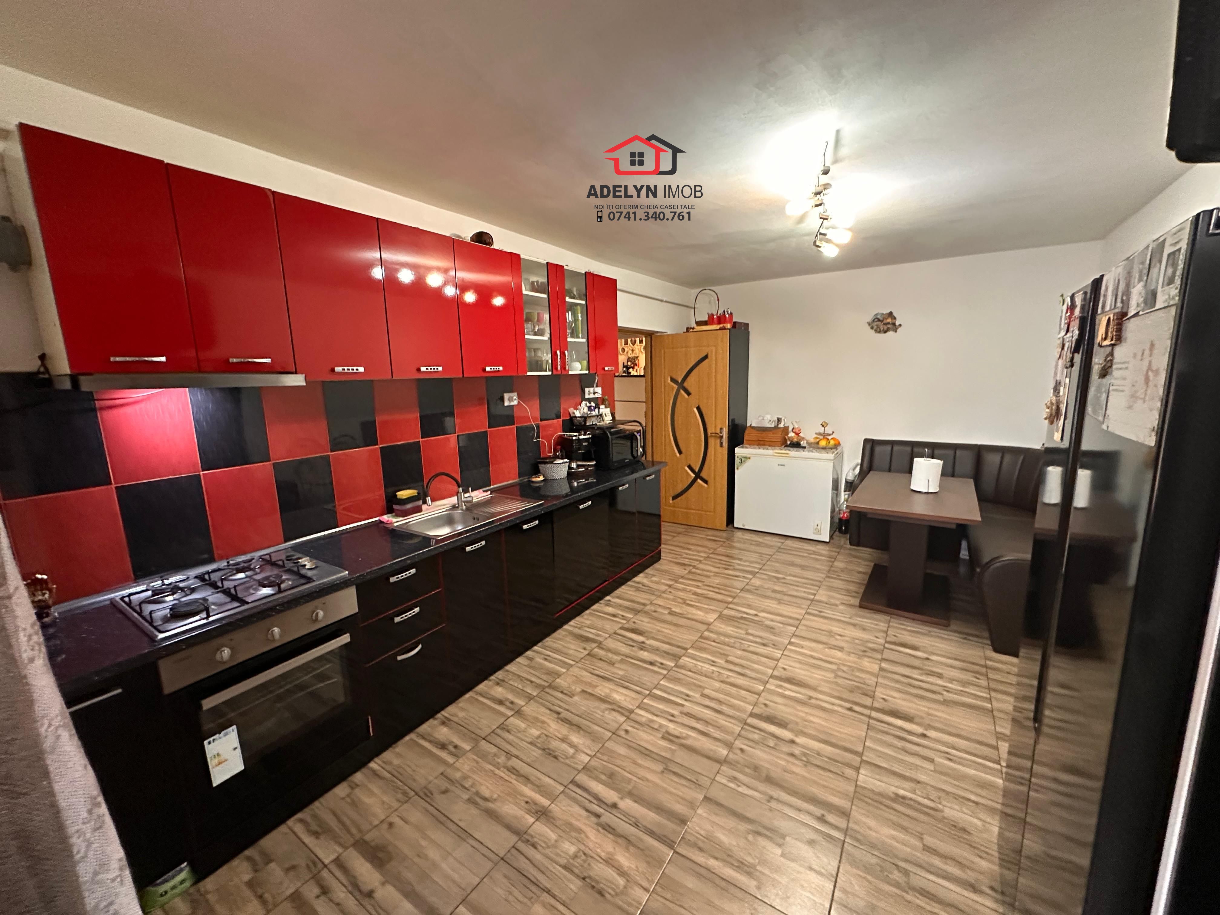 Apartament 4 camere, str. Pacii