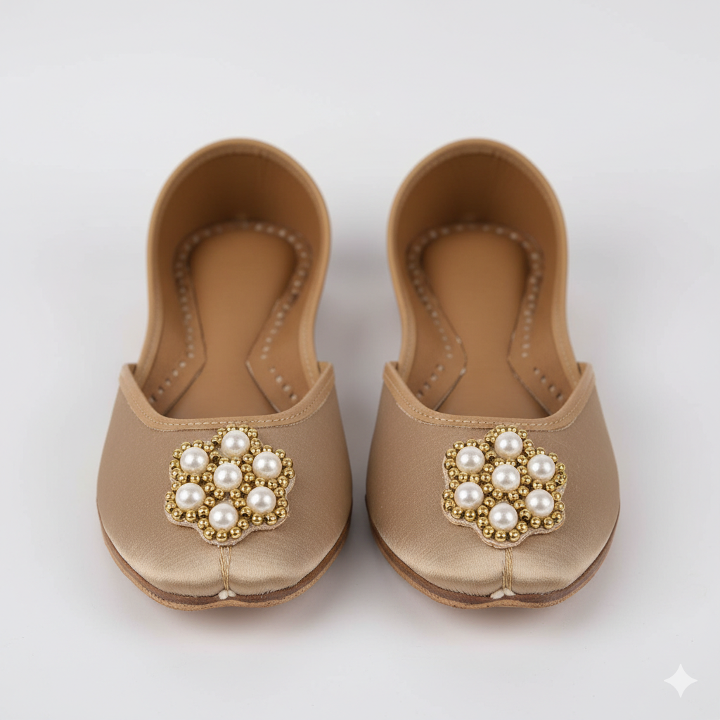 Hand Embroidered Applique Patch Flower Motif | Aari Work Beaded Pearl Patch | 3 cm Round Floral Design | Golden Beads & White Pearl Work | Sewing Craft Patch for Lehenga, Blouse, Suit, Saree, Dress, DIY Fashion Accessories