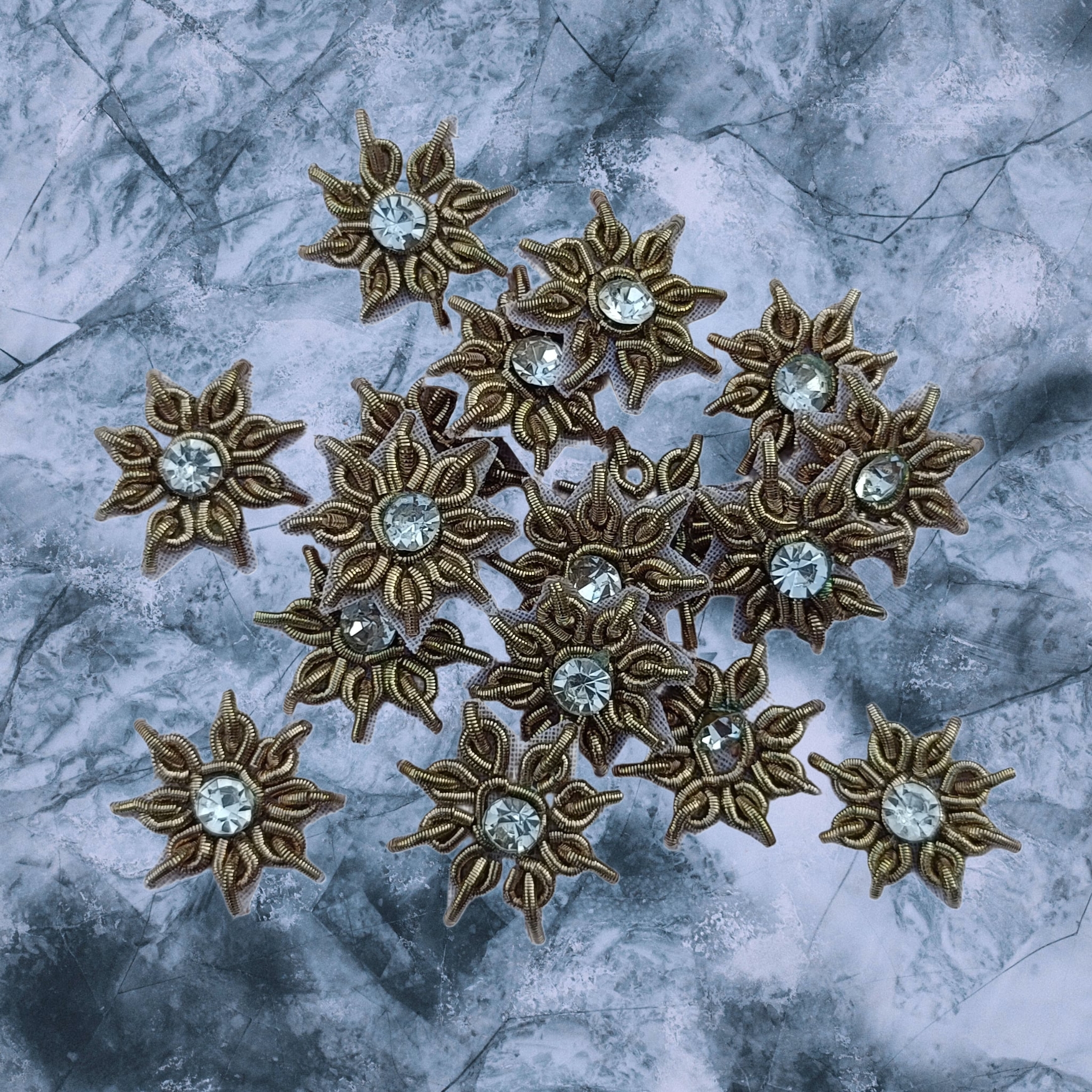 Hand Embroidery Zardosi Applique Patch – Round Shape, 18x18mm, Antique Gold Dapka with Clear Glass Jarkan