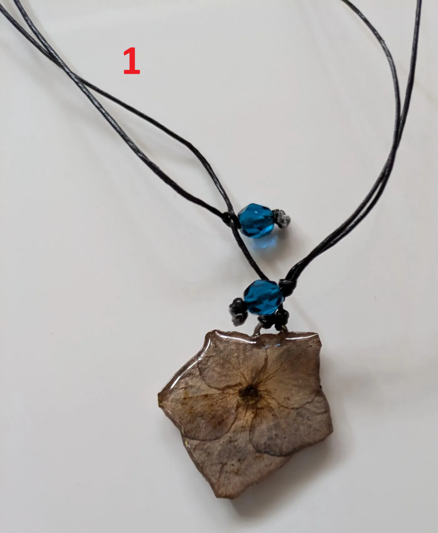 Collier bohème hortensia à fleur plate