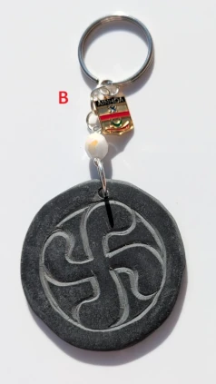 Porte-clés – Bijoux de sac "Croix Basque en ardoise"
