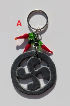 Porte-clés – Bijoux de sac "Croix Basque en ardoise"